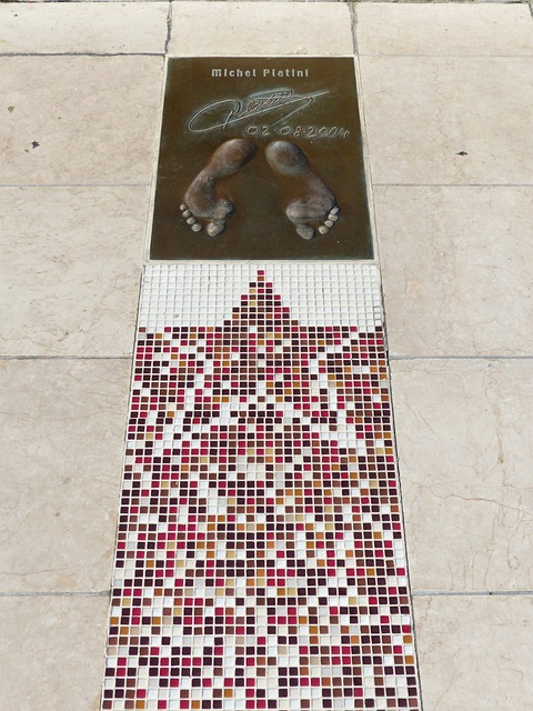 勃发展